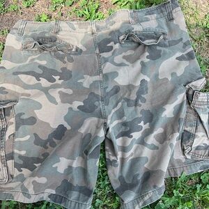Men's Vintage Cargo Shorts Relaxed Fit Camouflage 100% Heavy Cotton size 42